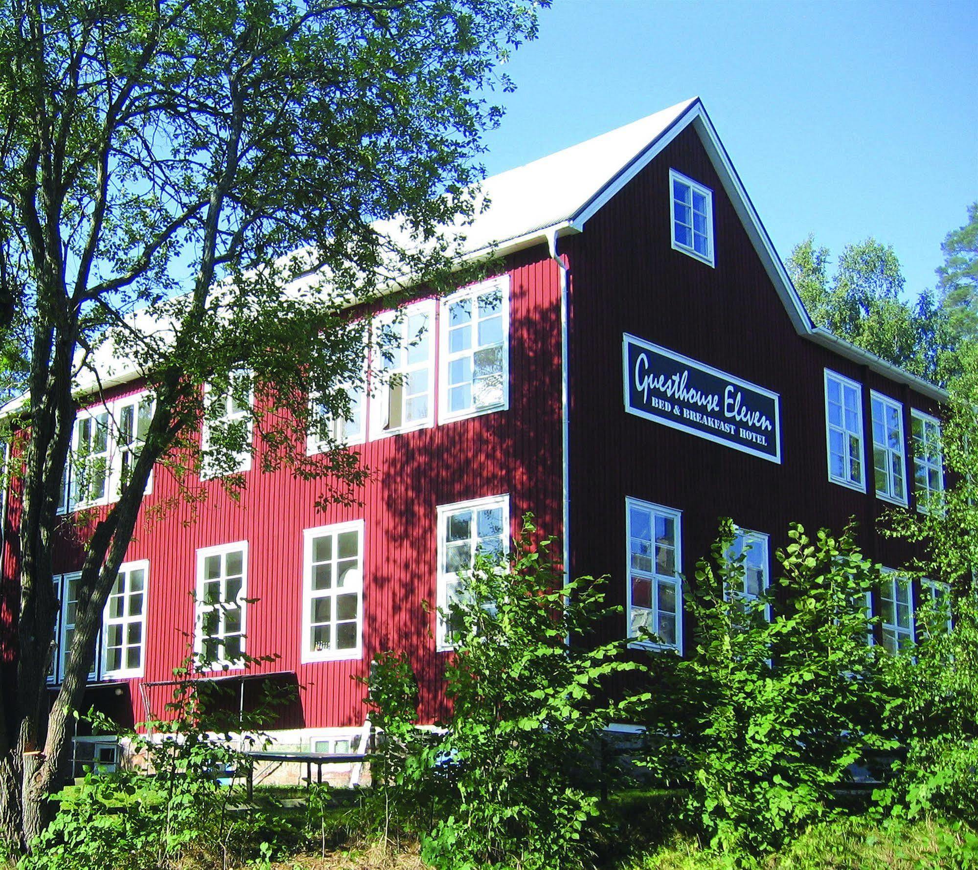 Guesthouse Eleven Hotel Arvika Exterior foto
